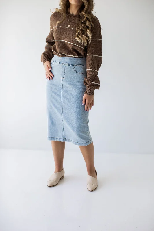 'Sara' Classic Denim Skirt in Light Wash