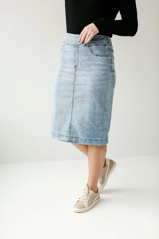 'Sara' Classic Denim Skirt in Light Wash