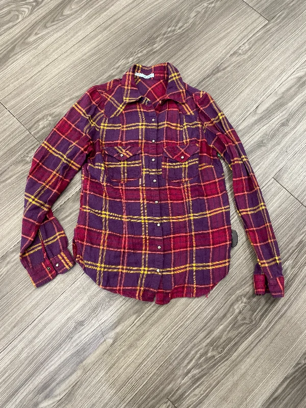 Blouse Long Sleeve By Maurices In Plaid Pattern, Size: S